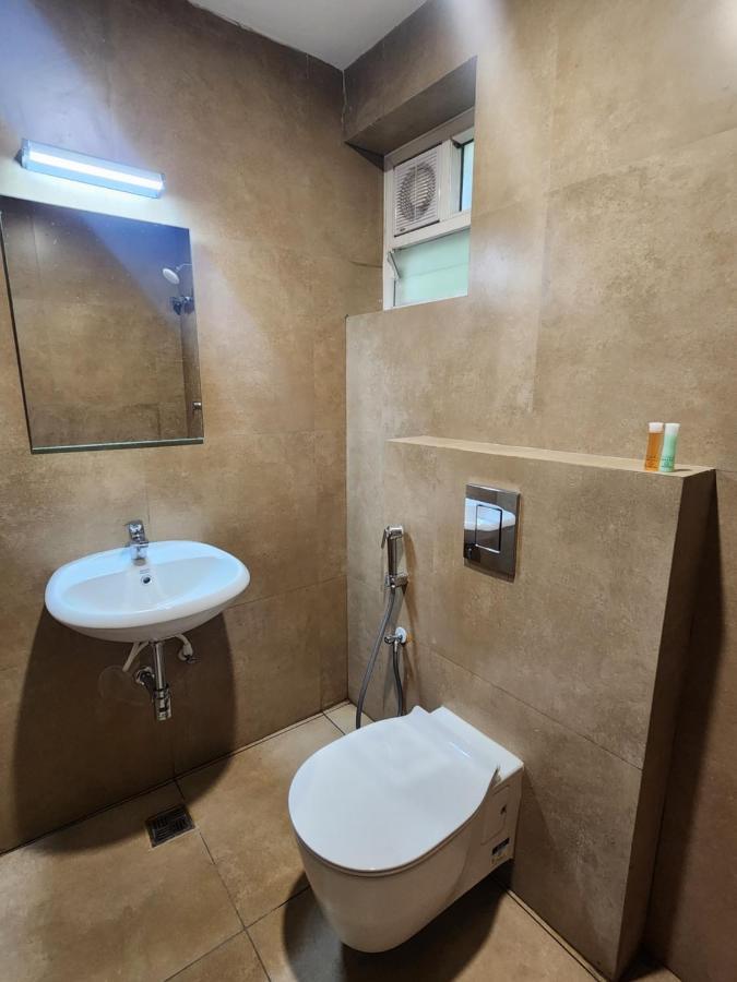 Flora Embassy Hotel Csennai Kültér fotó